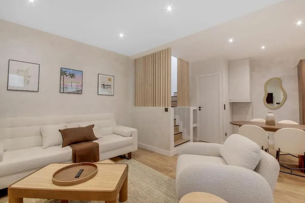 Luxueuse Maisonnette Au Coeur De Batignolles 17eme باريس