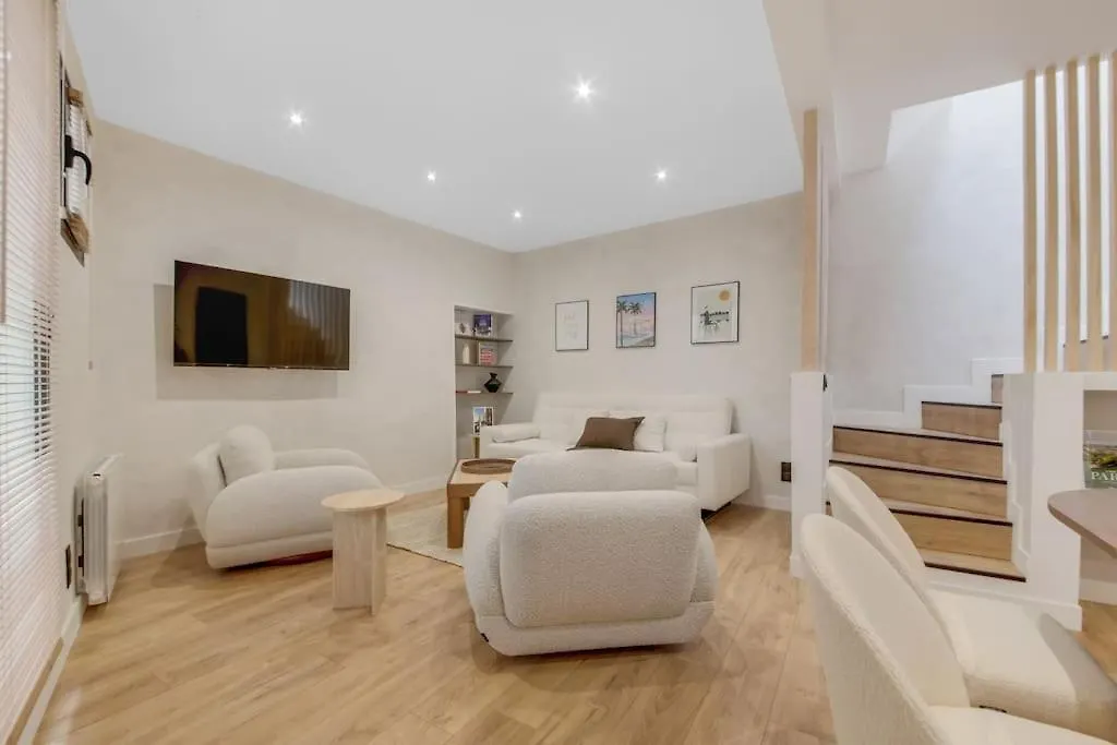 Luxueuse Maisonnette Au Coeur De Batignolles 17eme بيت للعطل *